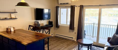 Smart TV, fireplace, table tennis