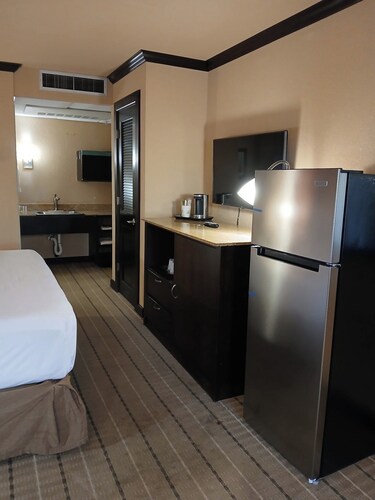 Meridian Star OKC Extended stay Hotel Suites, Near Paycom, fairgrounds, Airport.