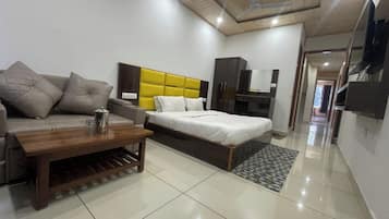 Standard Double Room | In-room safe, soundproofing, free WiFi, bed sheets