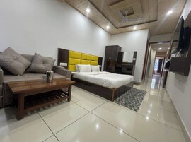 Habitación estándar doble | Caja fuerte, sistema de insonorización, wifi gratis y ropa de cama