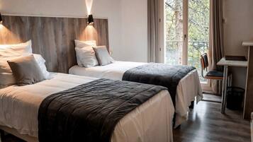 Quarto duplo clĂĄssico | Ferros/tĂĄbuas de passar roupa, Wi-Fi de cortesia