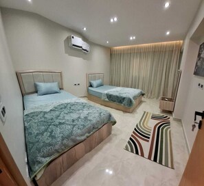 3 chambres, fer et planche à repasser, Wi-Fi gratuit, draps fournis