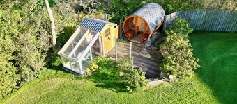 Vacation apartment under thatch on the North Sea dike on Pellworm