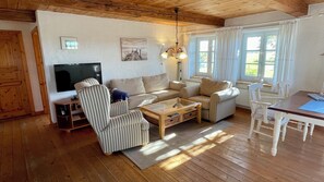 تلفزيون، مشغل دي في دي، كُتُب، ستيريو