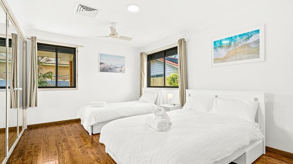 2 bedrooms, iron/ironing board, free WiFi, bed sheets