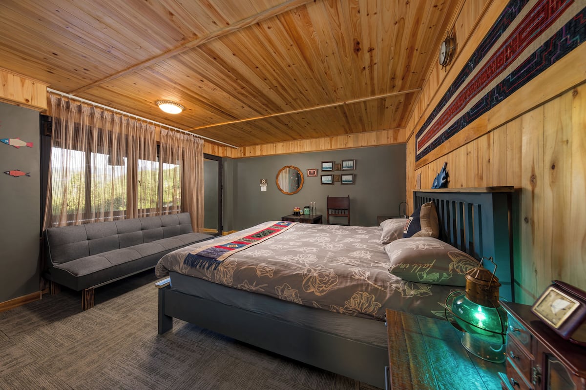 Quarto superior, banheira, vista para a montanha | 1 quarto, Wi-Fi de cortesia, roupa de cama