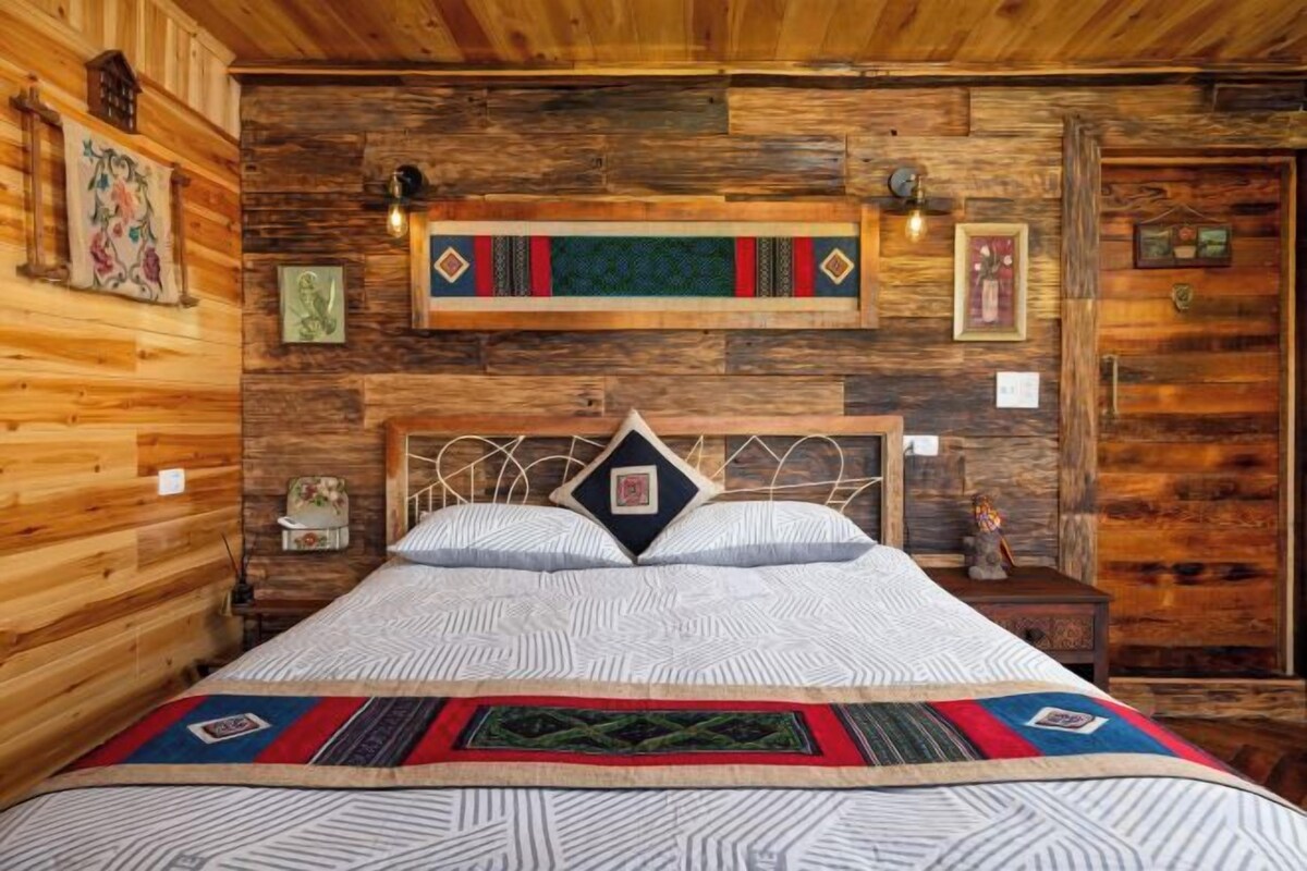 WiFi (free), individually decorated, bed sheets