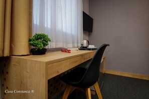 Deluxe Double Room, Ensuite | Dining - Casa Constanza Hotel Garni am Bodensee (Friedrichshafen)