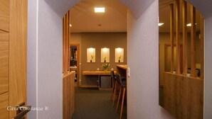 Suite Confort, baño privado | Salón