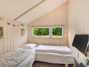 3 bedrooms, Internet