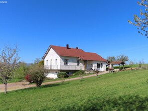 Exterior - Charming 4* Cottage in a Peaceful Vosges Hamlet (Fougerolles-Saint-Valbert)