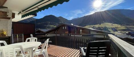 تناول الطعام بالخارج