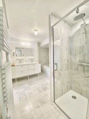 Savon, papier toilette