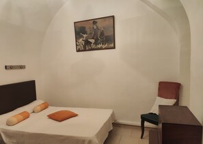 2 chambres, fer et planche à repasser, draps fournis