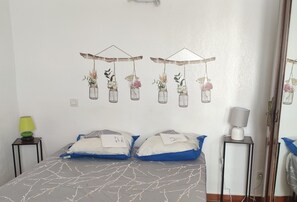 2 Schlafzimmer, Bügeleisen/Bügelbrett, Bettwäsche