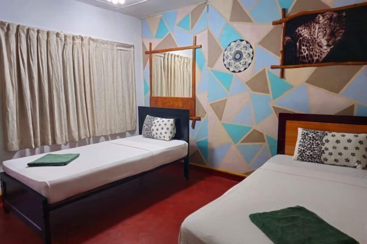 Egyptian cotton sheets, premium bedding, desk, free WiFi