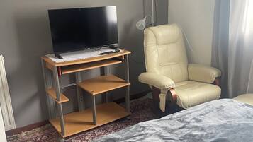 1 slaapkamer, een strijkplank/strijkijzer, wifi, beddengoed