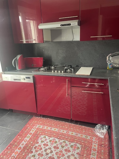 I rent a bedroom, a living room, a kitchen, a toilet and a shower room.