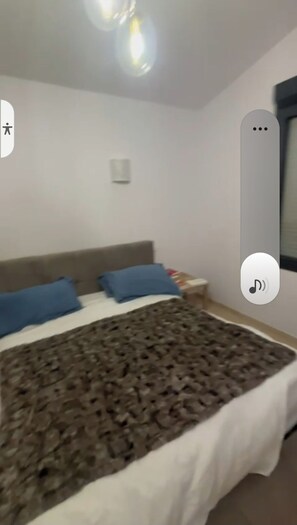 10 bedrooms, WiFi, bed sheets - LARGE RENOVATED VILLA MARINA DI FIORI PORTOVECCHIO OPPOSITE SPORTING CLUB (Porto-Vecchio)