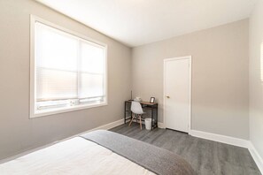 2 habitaciones, escritorio, wifi y ropa de cama 