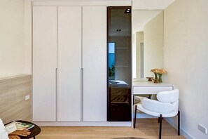 Interior - 4BR Art-Luxury Pool Villa - Cozy Sala & WiFi (San Phak Wan)