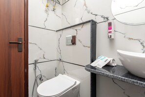 Premium Room, City View | Bathroom | Shower, free toiletries, hair dryer, slippers