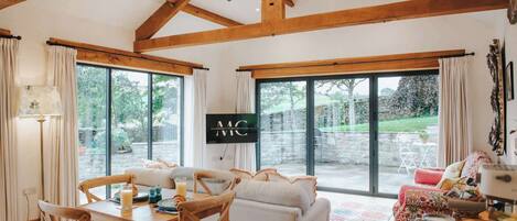 Télévision, espaces bureaux