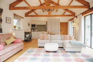 تلفزيون، مكتب