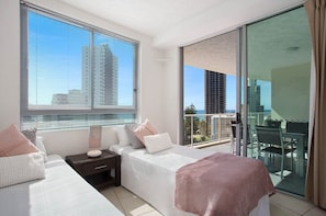 Apartment, 2 Bedrooms, Ocean View | Free WiFi, bed sheets - Wings Resort - Private Apartments (Surfers Paradise)
