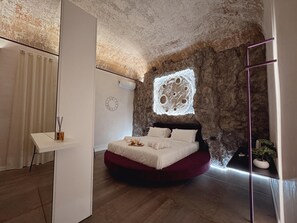 In-room safe, free WiFi - Corona Suite (Palermo)
