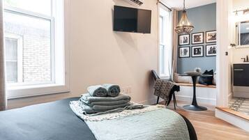 1 bedroom, desk, iron/ironing board, free WiFi