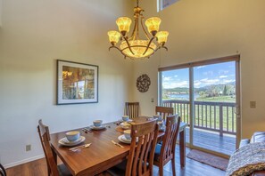 Dining - Cozy 3-Bedroom Townhome in Lakewood Village with Stunning Mountain Views (Pagosa Springs)