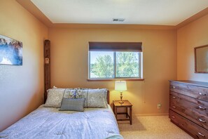 3 Schlafzimmer, Reisekinderbett, kostenloses WLAN, Bettwäsche