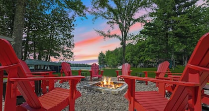 Sand Bar Resort – Updated 5BR with Lake Views, Big Yard, Firepit, Gourmet Kitchen & More!