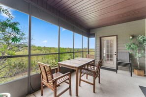 Outdoor dining - Golf View Luxe at Stonebridge (Branson West)