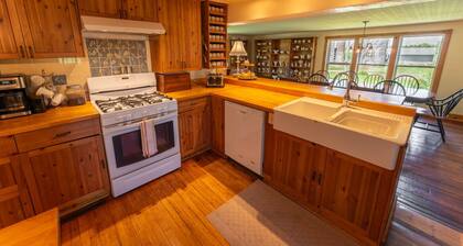 Peaceful Pepin Farmhouse Getaway