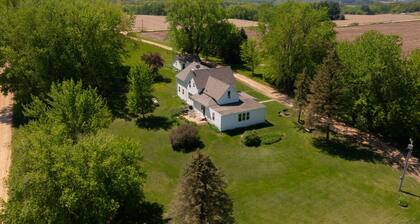 Peaceful Pepin Farmhouse Getaway