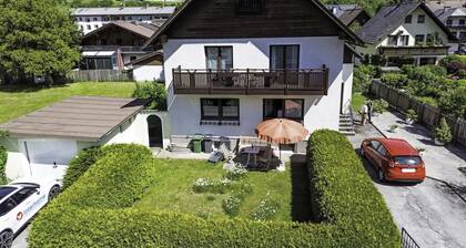 Wunderbares alleinstehendes Ferienhaus mit W-LAN, TV, Innenhof, Haustiere erlaubt und Parkplatz