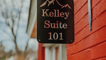 Deluxe Studio Suite | Free WiFi