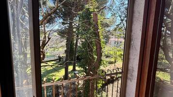 Gemeinsamer Schlafsaal, 1 Schlafzimmer, eigener Pool | Blick von der Unterkunft