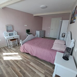 2 bedrooms, bed sheets