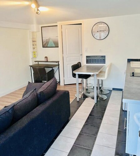 T2 meublé avec jardin et parking situé à  Troyes proche centre ville