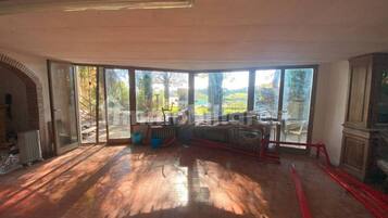 Zimmer, 1 Schlafzimmer, Raucher, eigener Pool | Wohnzimmer