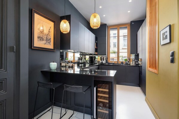 Fridge, microwave, oven, dishwasher