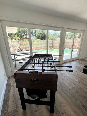 Game room - LUX Lounge | 3200+ SQ FT - Heated Pool & Jacuzzi (Richardson)