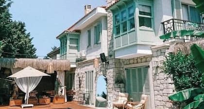 The One Alacati