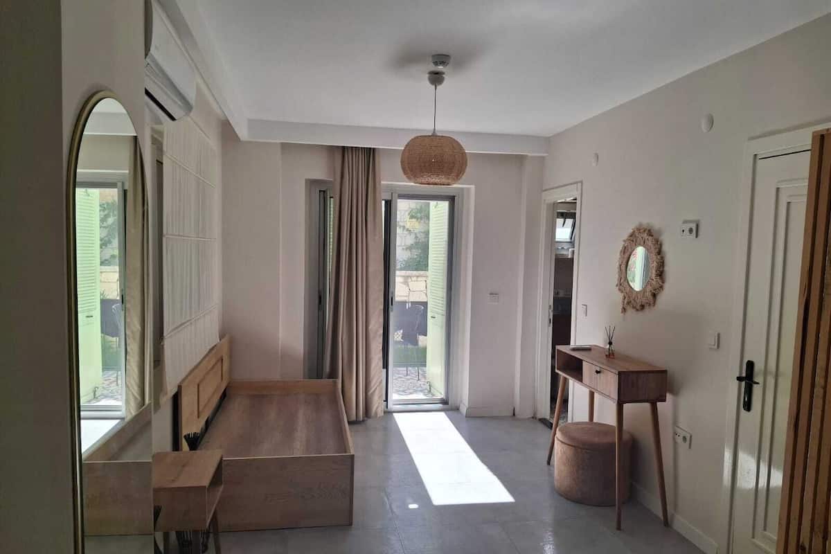 Premium Room, Pool View | Soundproofing, free WiFi