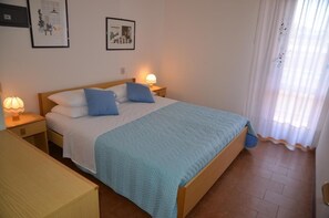 2 bedrooms