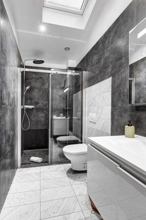 Apartment, Nichtraucher, Küche | Badezimmer