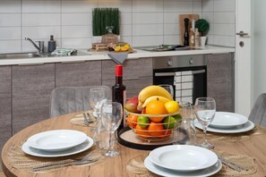 อพาร์ทเมนท์, 1 ห้องนอน, สูบบุหรี่ได้, ระเบียง | ร้านอาหาร